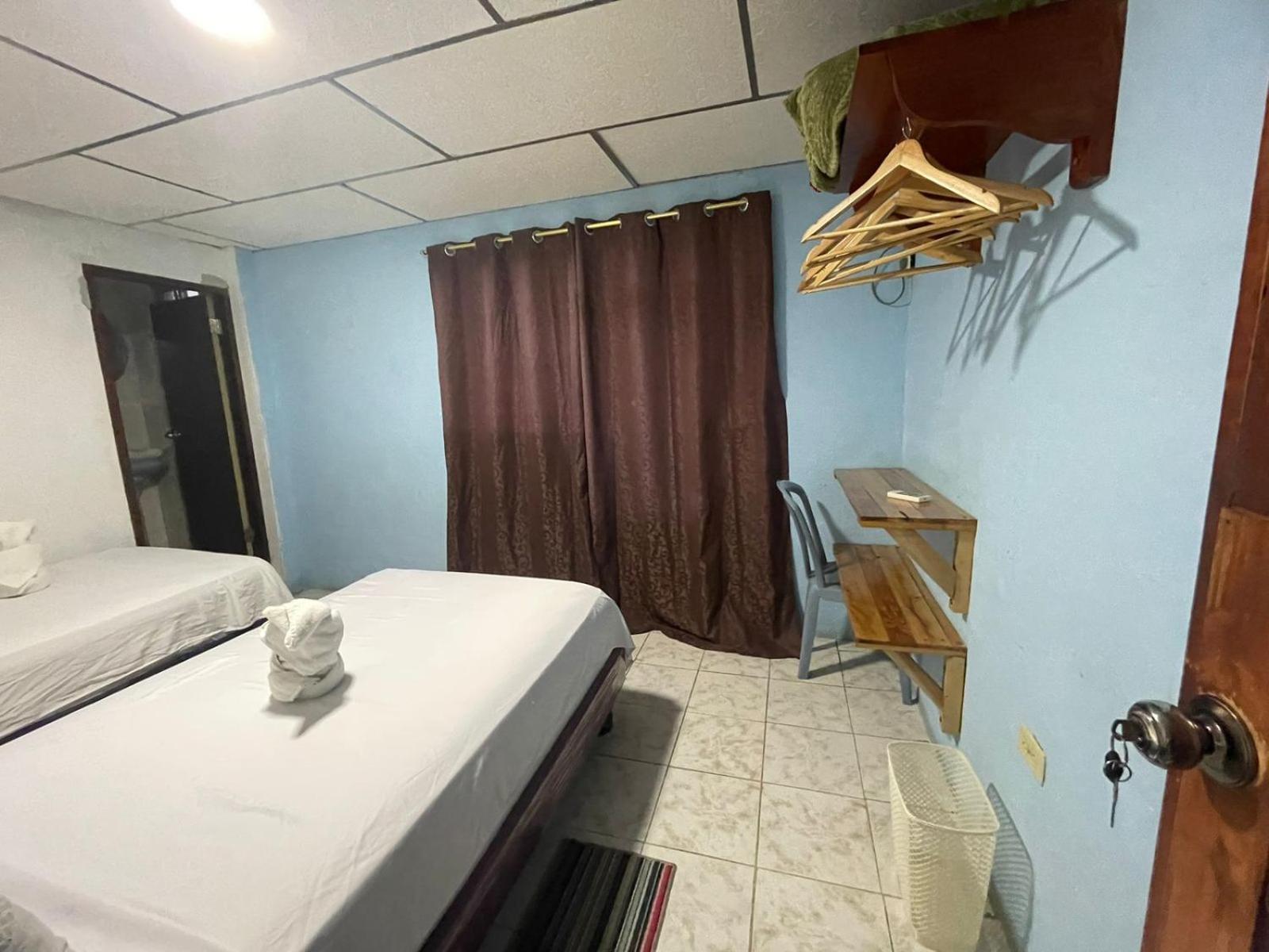 Casa De Alexis Hotel Puerto Baquerizo Moreno Bilik gambar